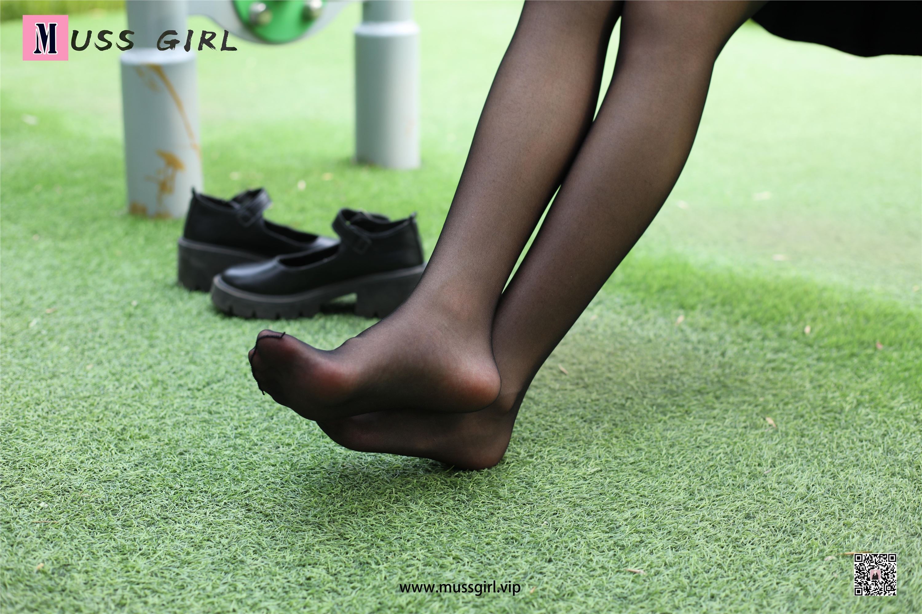 MussGirl慕丝女郎  NO.216 草地JK制服黑丝4